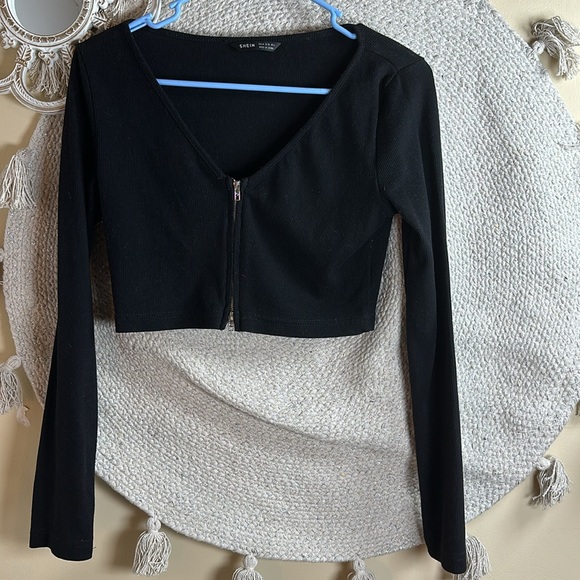 Black SHEIN zipper long sleeve crop top - Picture 4 of 5